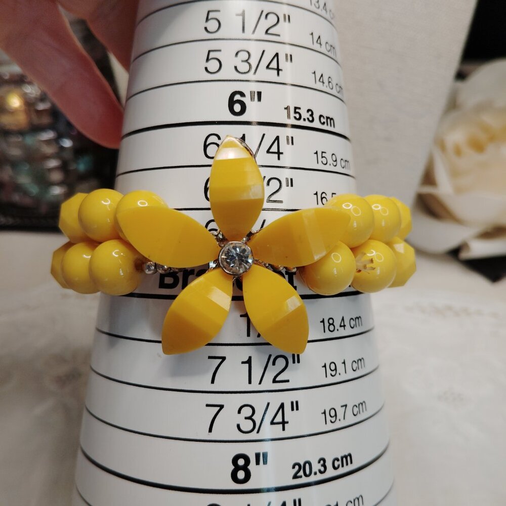 Floral Yellow Bead Bracelet – Rhinestone Center